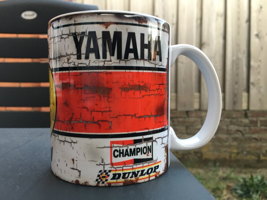 ✅ Giacomo Agostini Yamaha mok Vintage olie Motorsport, Verzamelen, Ophalen of Verzenden, Nieuw, Motoren