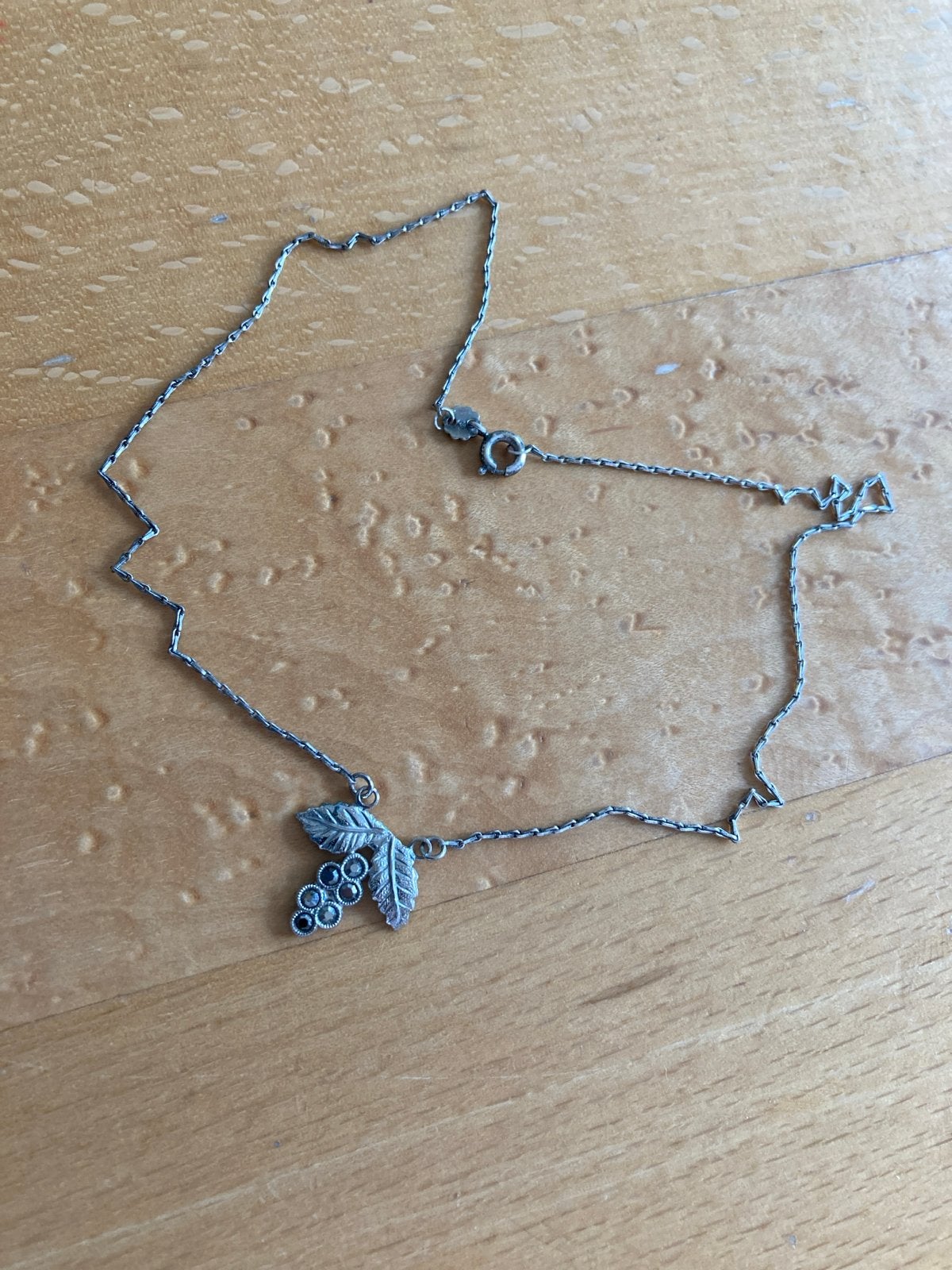 Ketting met druiventros zilveren (835) hanger, Met hanger, Gebruikt, Ophalen of Verzenden, Zilver