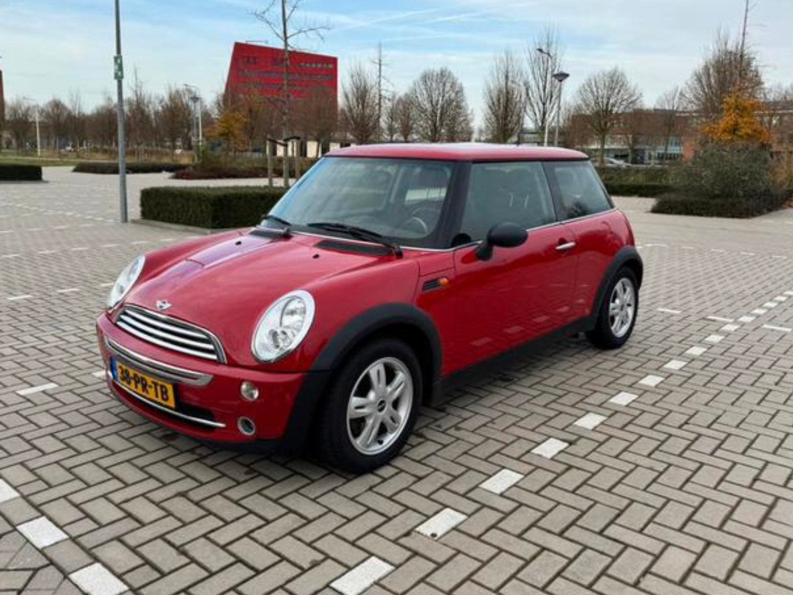 Mini 1.6 16V ONE 2004 Rood, Auto's, Voorwielaandrijving, 15 km/l, 4 cilinders, 4 stoelen