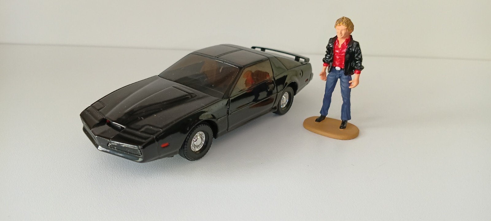 Knightrider 2010 Met Michael Knight Corgi toys., Hobby en Vrije tijd, Modelauto's | 1:43, Ophalen of Verzenden, Nieuw, Auto, Corgi