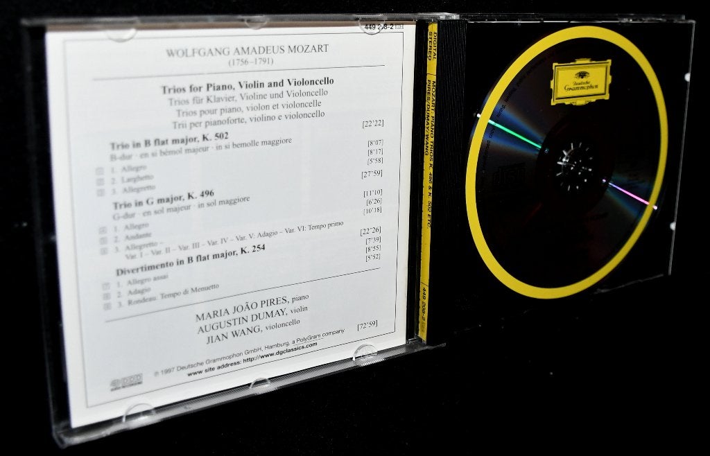 Mozart - Piano Trios K. 496 & K. 502 - Maria Joao Pires - Au, Cd's en Dvd's, Ophalen of Verzenden, Classicisme, Zo goed als nieuw