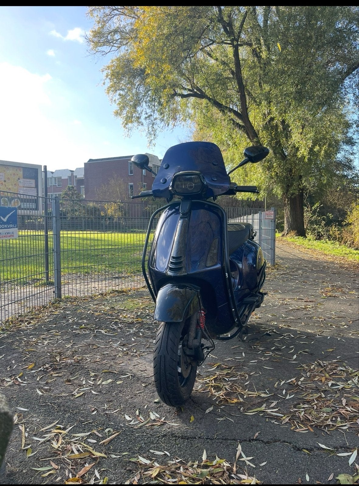 Vespa Sprint 2017 - Inclusief windschermen en beenkleed, Ophalen, Gebruikt, Maximaal 45 km/u, Overige modellen