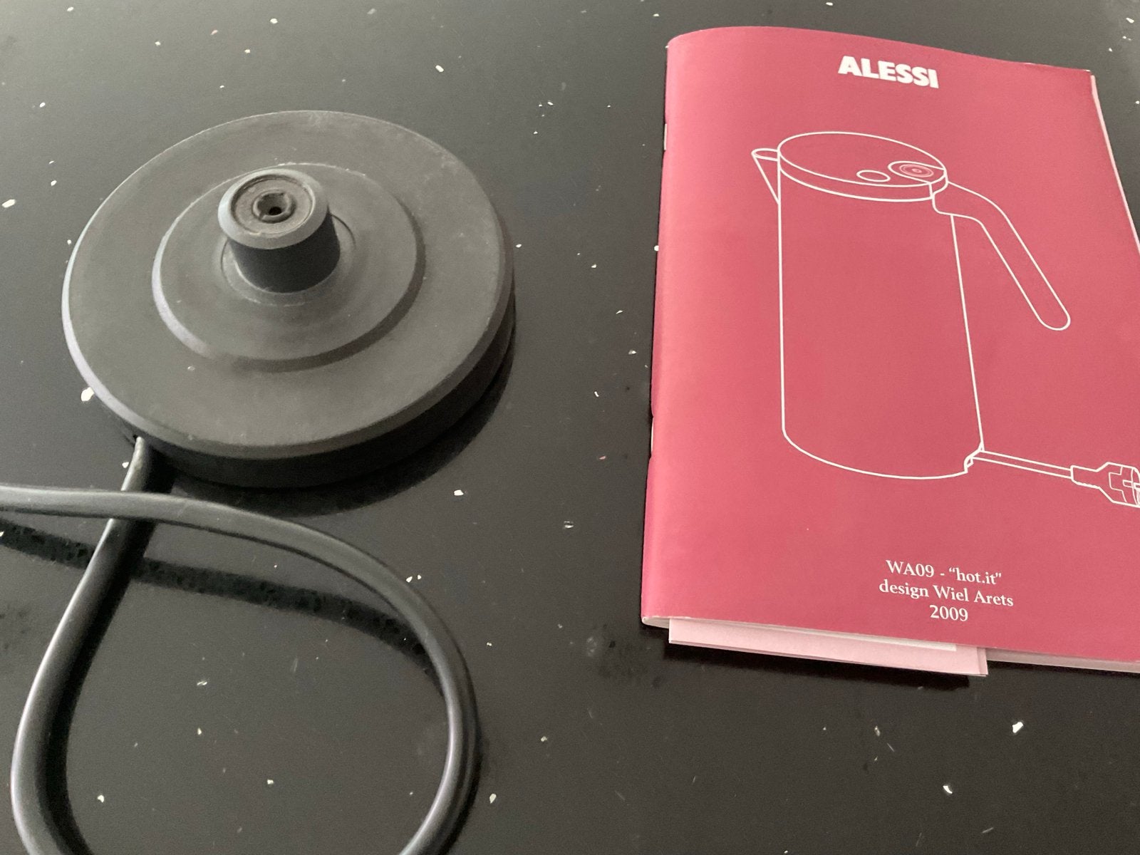 Alessi roestvrij stalen waterkoker - WA09 "hot.it", 1 tot 2 liter, Ophalen, Gebruikt, Draadloos