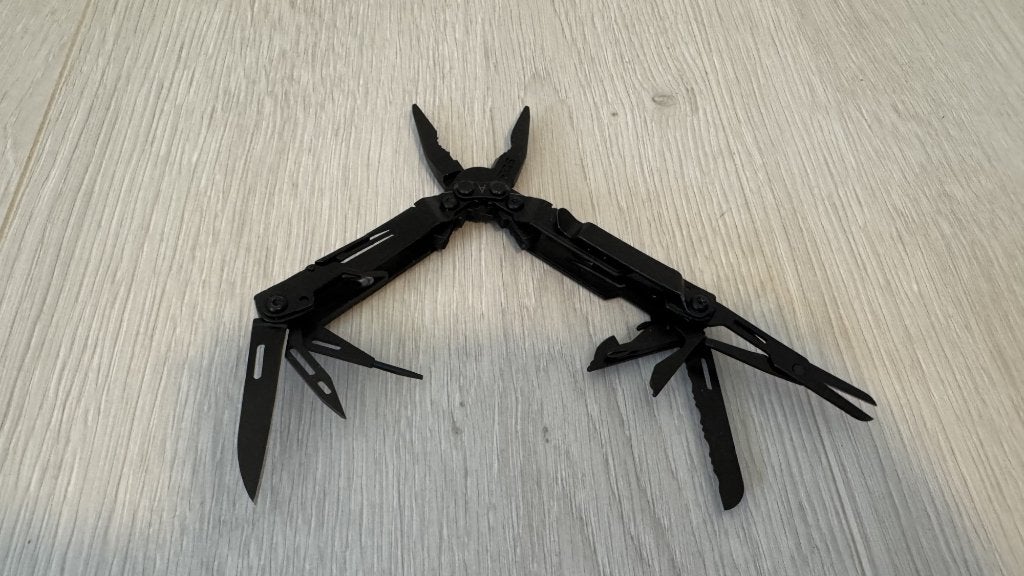SOG Compact Multitool - Black Oxide, Compound Leverage, Ophalen of Verzenden, Gebruikt