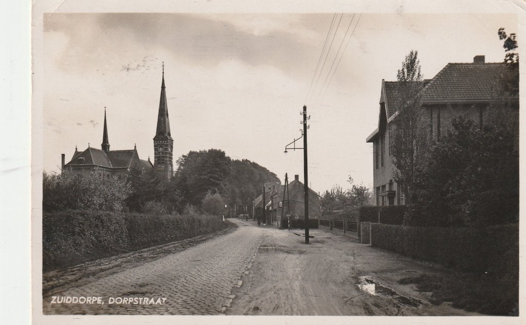 Zuiddorpe (Zld.) - Dorpstraat, ca. 1941., Ophalen of Verzenden, 1940 tot 1960, Gelopen, Zeeland