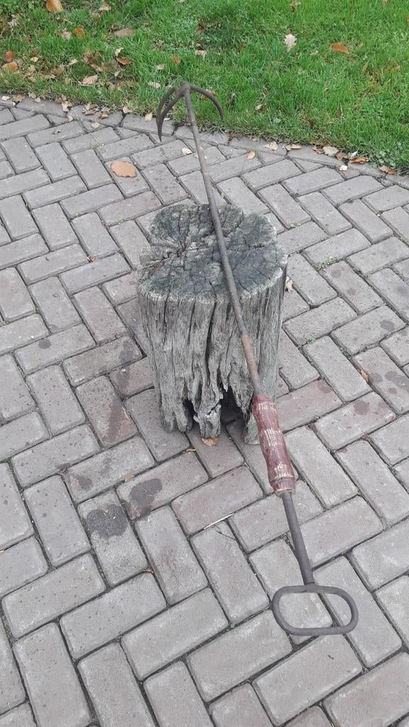 Antieke  Gehoekte tang, Ophalen
