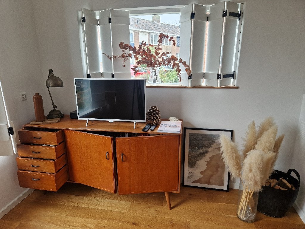 Vintage dressoir, vintage TV meubel, oldskool, Huis en Inrichting, Gebruikt, 150 tot 200 cm, Vintage, Met lade(s)