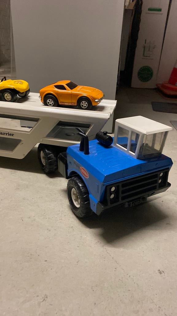 Tonka truk met oplegger en autos, Ophalen of Verzenden, Zo goed als nieuw, Overige merken