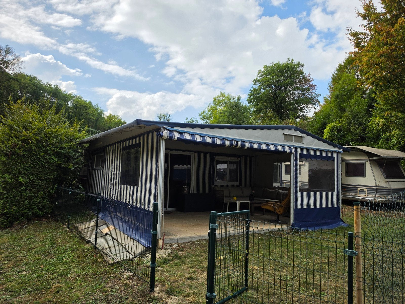 Ben Eilers tent met grote luifel en optioneel caravan, Ophalen