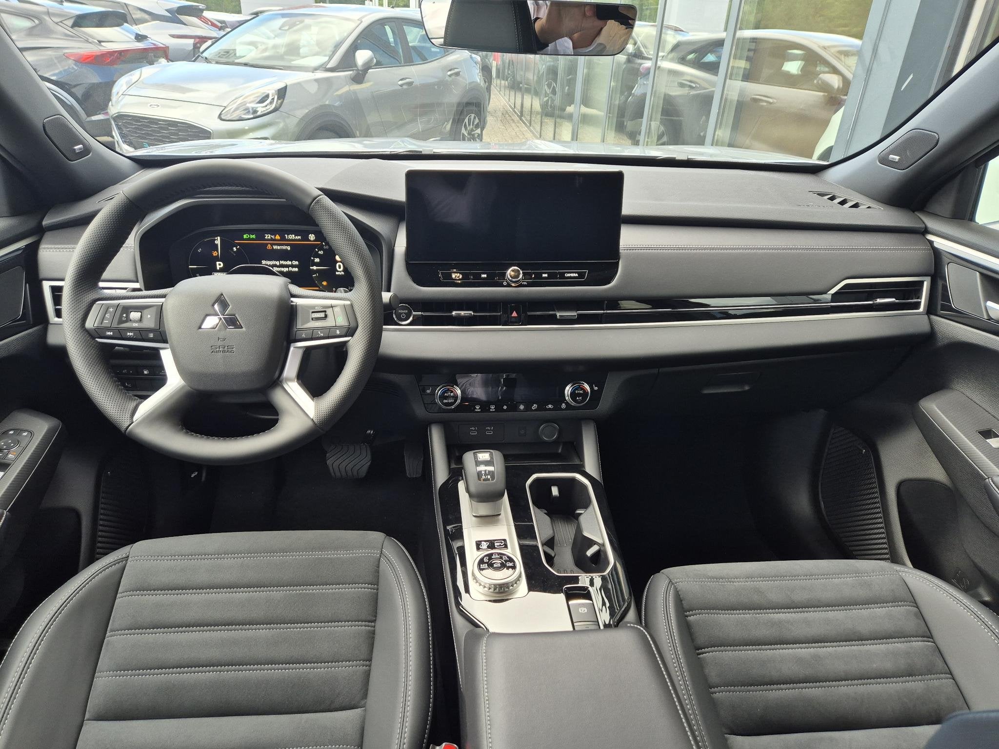 Mitsubishi Outlander 2.4 PHEV Intense+ | Nieuw uit voorraad, Auto's, Automaat, Outlander, 4 cilinders, Met garantie (alle)