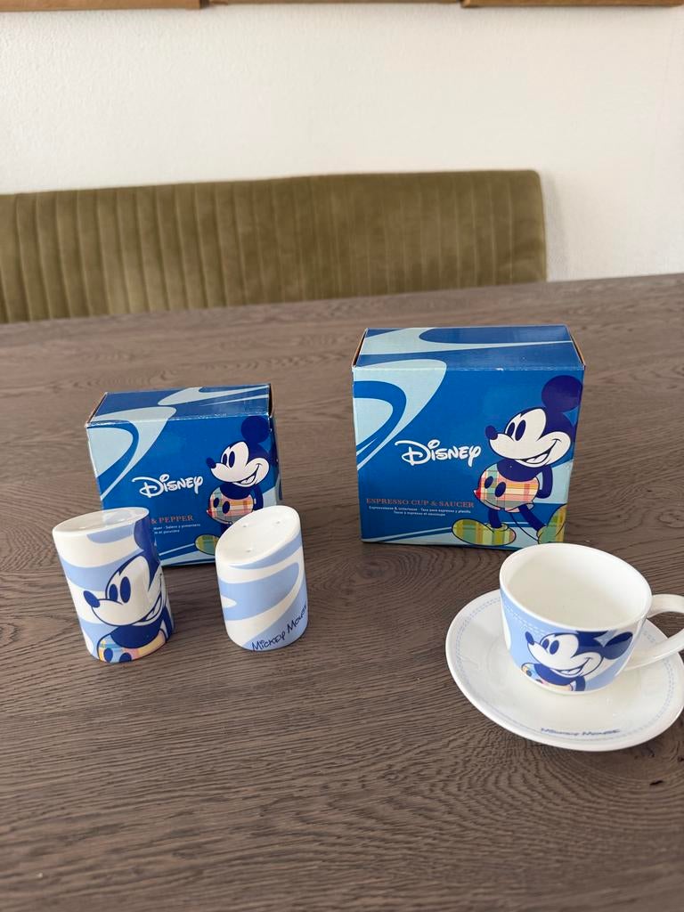 Disney Mickey Mouse Espresso Kop & Schotel en Peper & Zout, Ophalen of Verzenden, Mickey Mouse, Nieuw, Servies