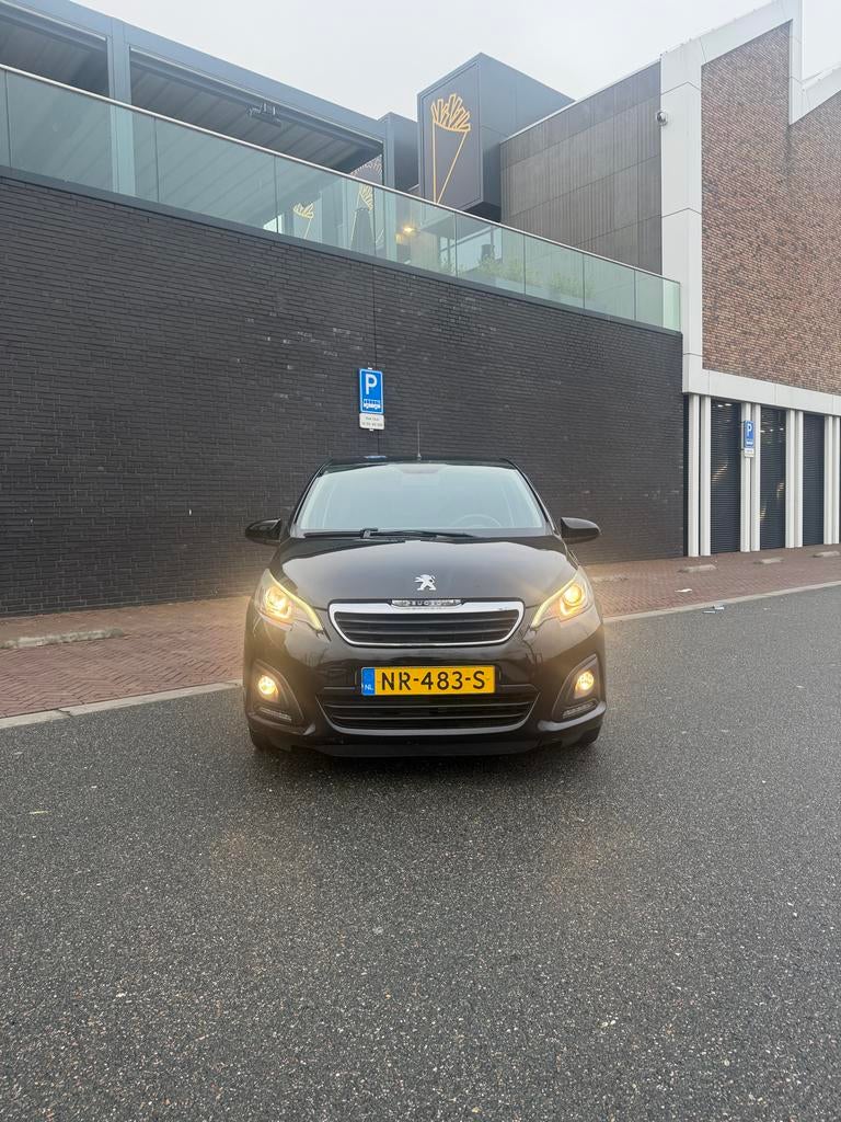 Peugeot 108 1.0 12V E-vti 51KW 5DR 2017 Zwart, Voorwielaandrijving, Stof, Zwart, 4 stoelen
