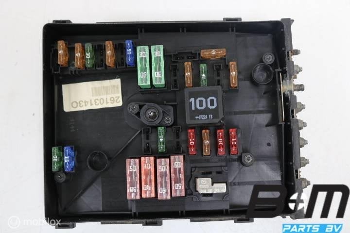 Zekeringkast in motorruimte VW Golf 5 1K0937125A, Gebruikt