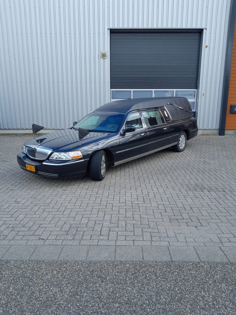 Lincoln Town Car  Rouwauto te koop, Auto's, Automaat, Achterwielaandrijving, Lederen bekleding, Zwart