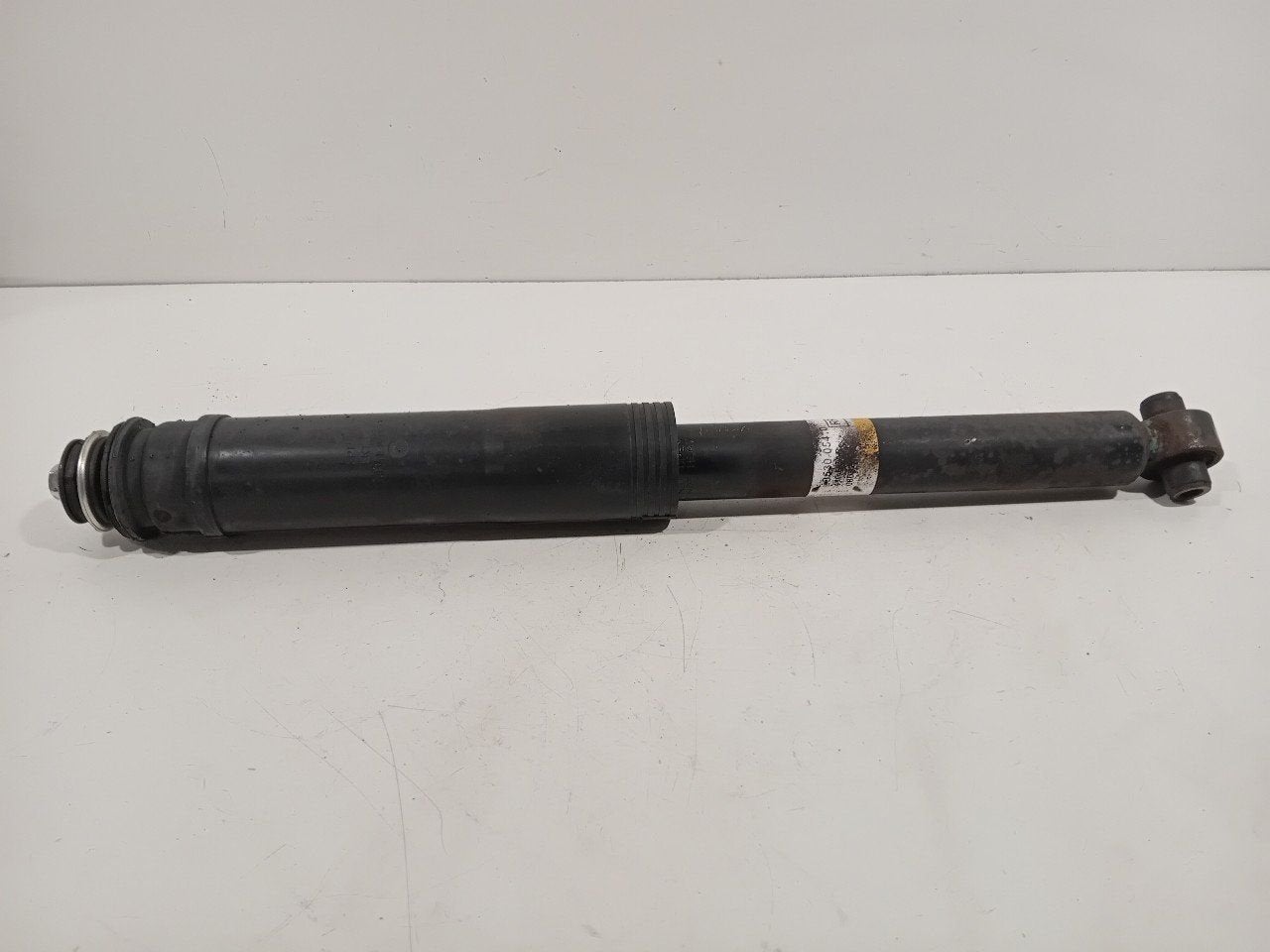 Schokbreker links achter Toyota Avensis, Onderdelen@venauto.nl, Van der Ven Autorecycling B.V., Gebruikt, Ettenseweg 76, 4706 PB Roosendaal, The Netherlands