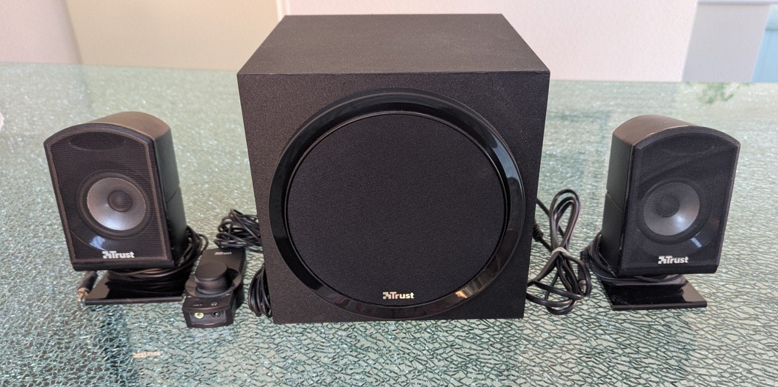 Trust subwoofer en 2 speakers voor gamen pc of radio, Computers en Software, Pc speakers, Ophalen, Zo goed als nieuw