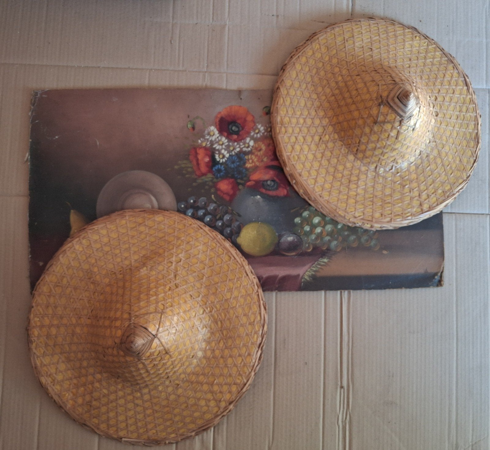 Handgemaakte decoratieve bamboehoeden, 2 stuks., Decoratieobject, Ophalen of Verzenden, Zo goed als nieuw, 18 cm