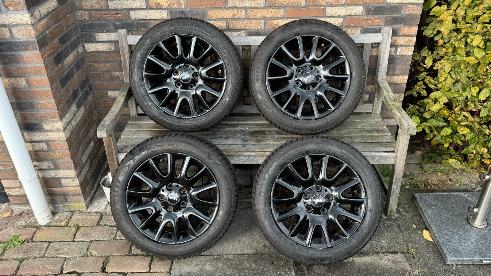 Mini Cooper 16 inch velgen met Goodyear winterbanden, Ophalen, Gebruikt, 16 inch, Banden en Velgen