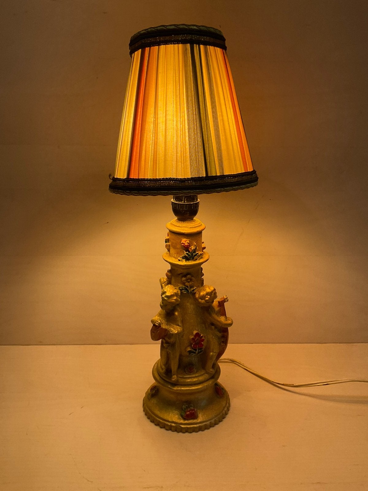 Bijzondere tafellamp lamp met engeltjes, Figuurlamp, Gebruikt, Overige merken, Klassiek