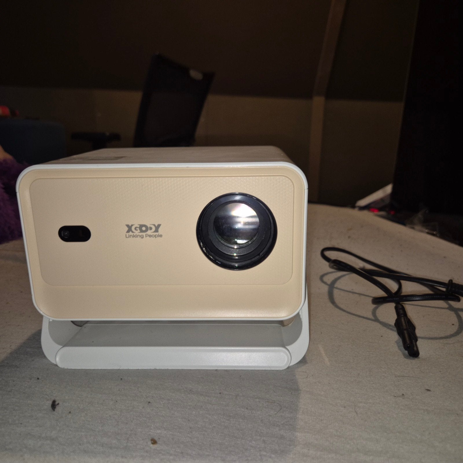 XGODY Beamer met optioneel [projectiedoek apart kopen], LED, Zo goed als nieuw, Full HD (1080), Ophalen