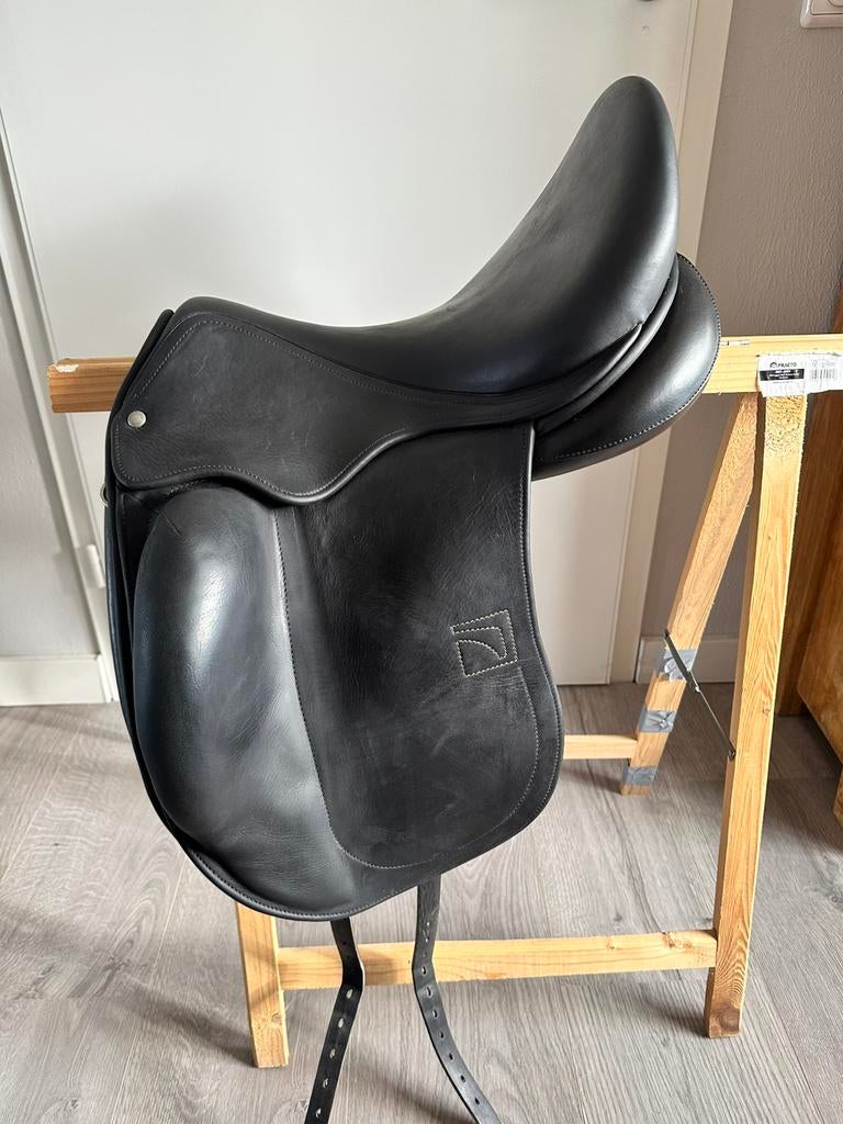 Childeric DNL dressuurzadel 17,5 inch, Dieren en Toebehoren, Ophalen, Gebruikt, Dressuur