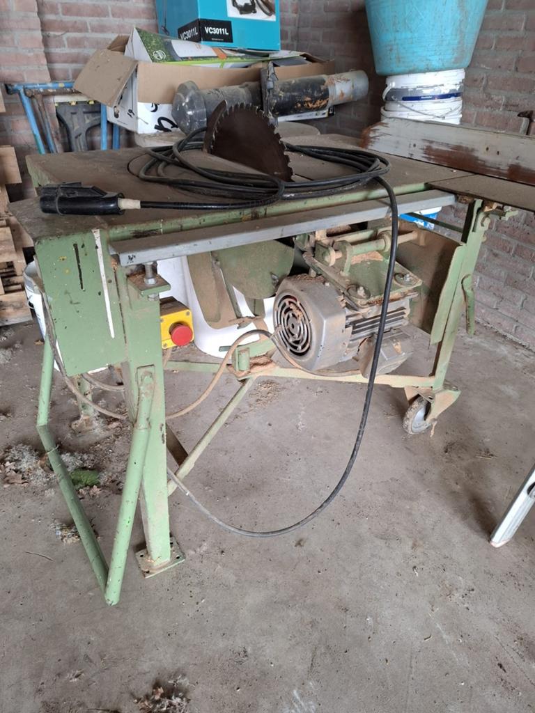 Robuuste zaagtafel op krachtstroom, Doe-het-zelf en Verbouw, Gereedschap | Zaagmachines, Ophalen, Gebruikt, Cirkelzaag, 70 mm of meer