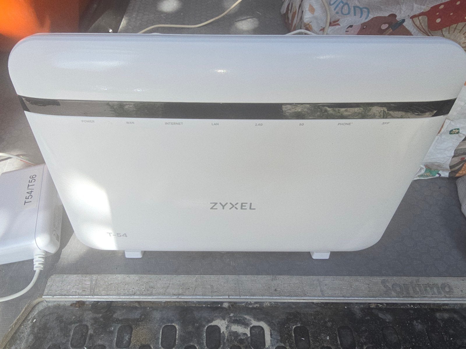 Zyxel T-54 Router met modem - Zo goed als nieuw, Computers en Software, Routers en Modems, Ophalen of Verzenden, Zo goed als nieuw