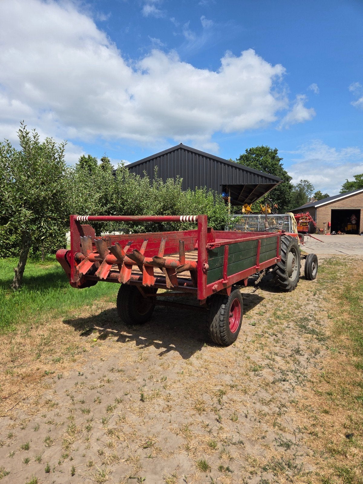 Meststrooier, Ophalen, Gewasbescherming en Bemesting