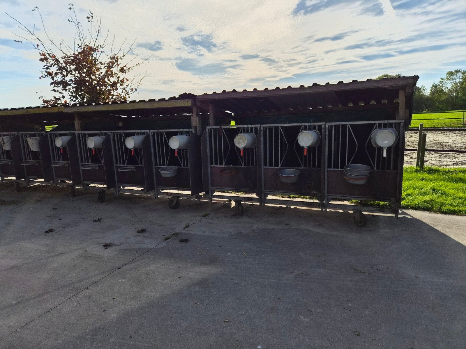 Kalverhokken met dak en wielen - 4 x 3 stuks stuks, Ophalen, Gebruikt