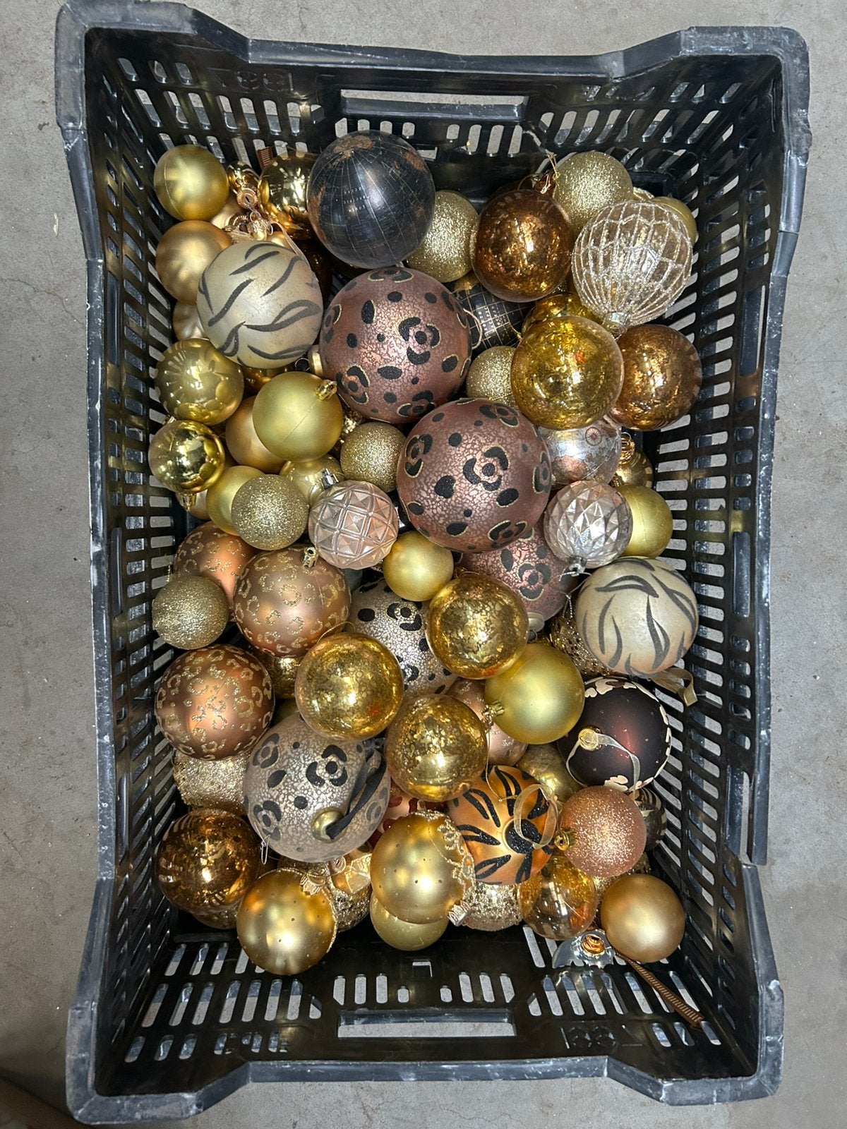 Goud/ panter kerstballen, Ophalen
