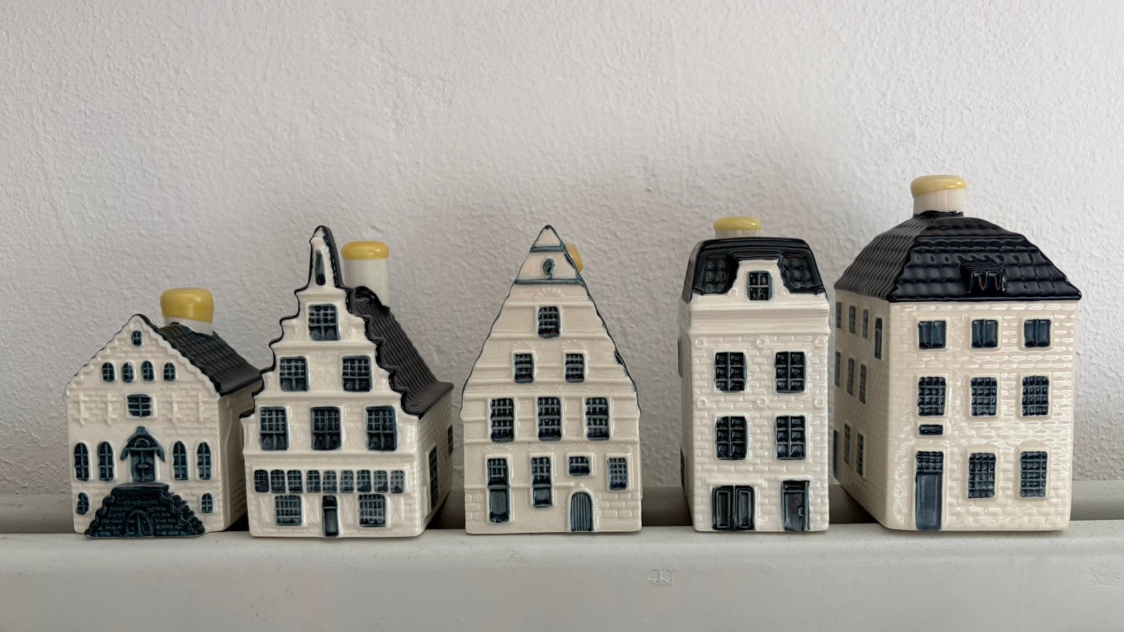 5 KLM huisjes - 4-29-35-43-55, Verzamelen, KLM Huisjes, Verzenden, Zo goed als nieuw, 41 t/m 60, Gevuld
