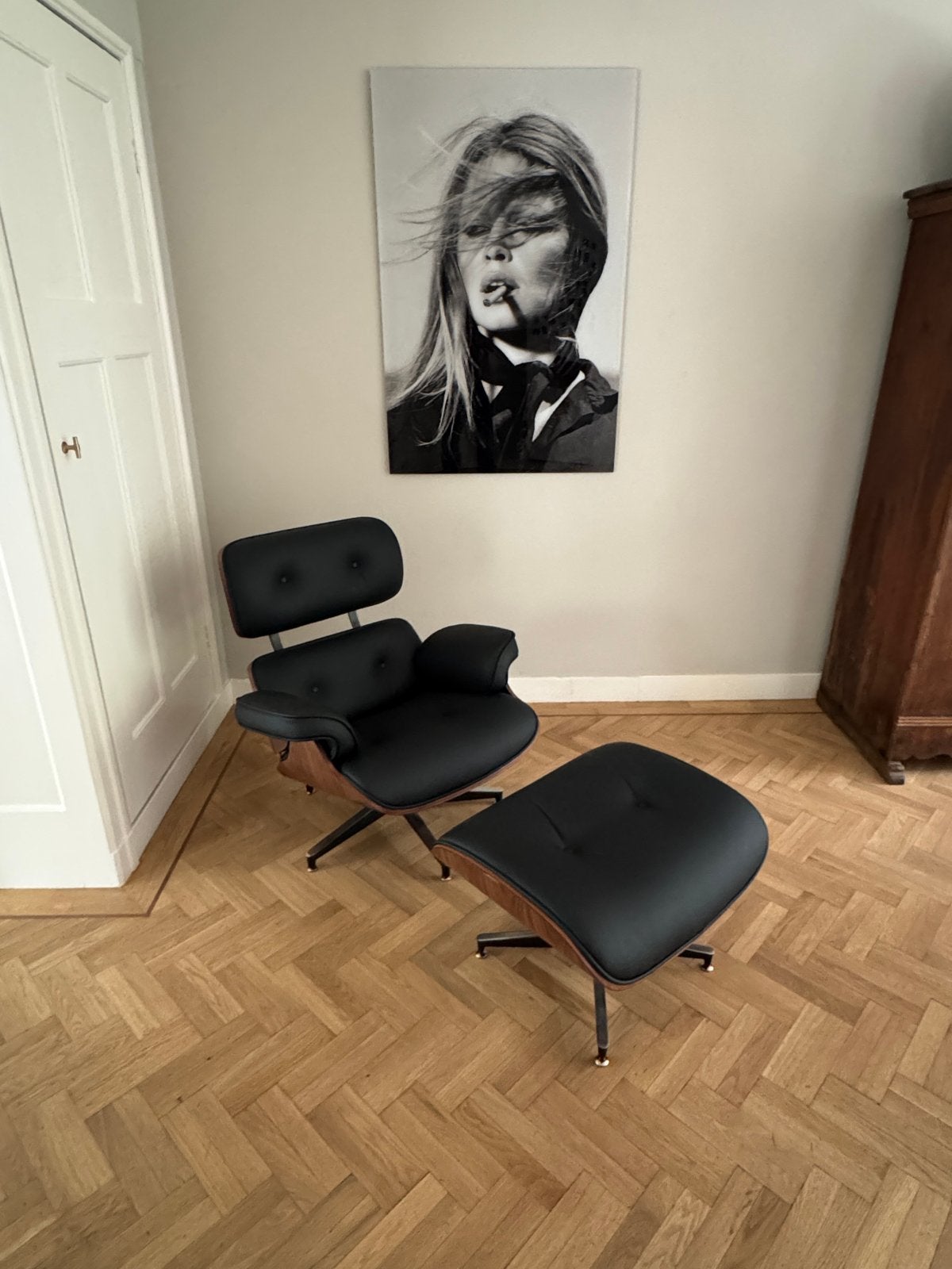 Lounge fauteuil met voetenbank - Eames stijl, Ophalen, Zo goed als nieuw, Hout, 75 tot 100 cm