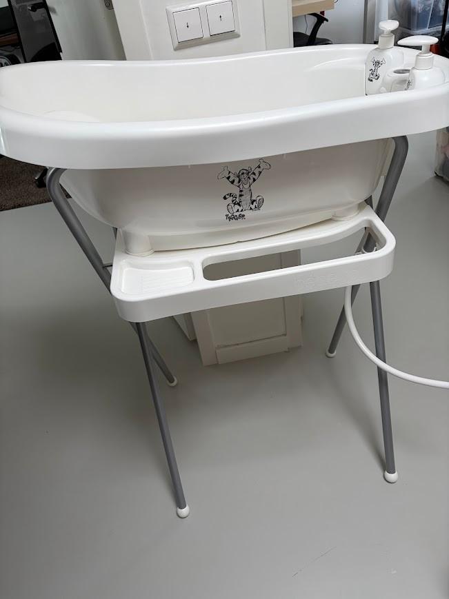 Bébé-Jou babybad set met standaard, Ophalen, Zo goed als nieuw, Badje, Bébé-jou