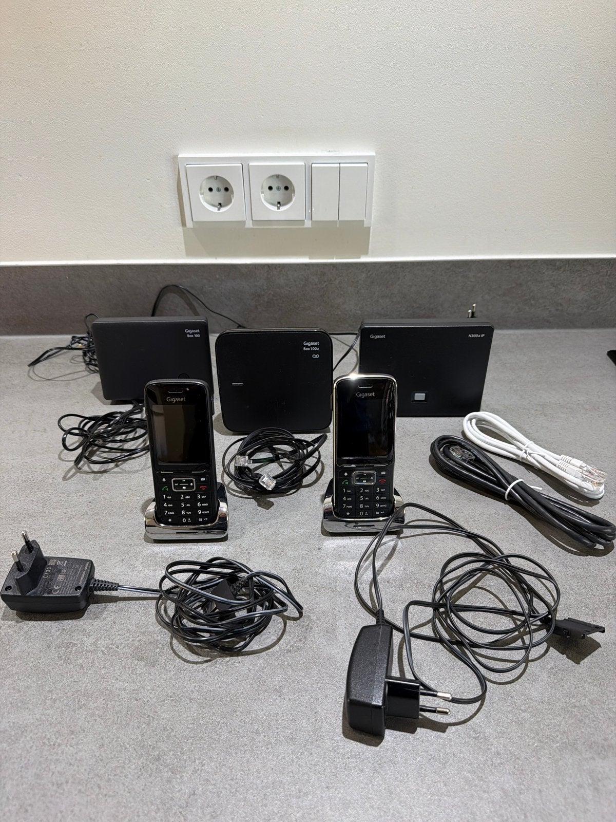 Gigaset 300 Premium met 2 Handsets en 3 Basisstations, Ophalen, Gebruikt, 2 handsets