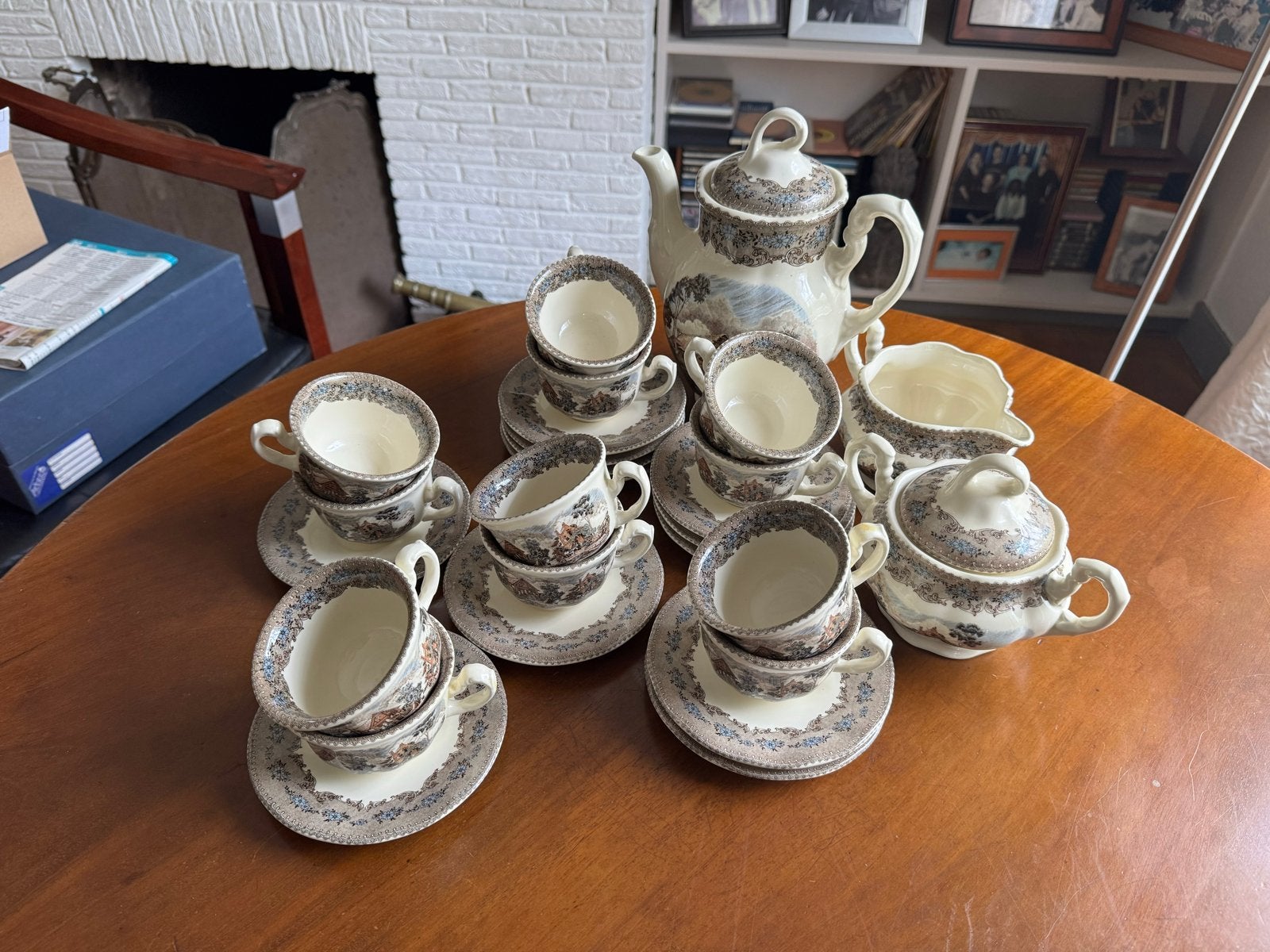Vintage theeservies met landschap decor, Antiek en Kunst, Ophalen
