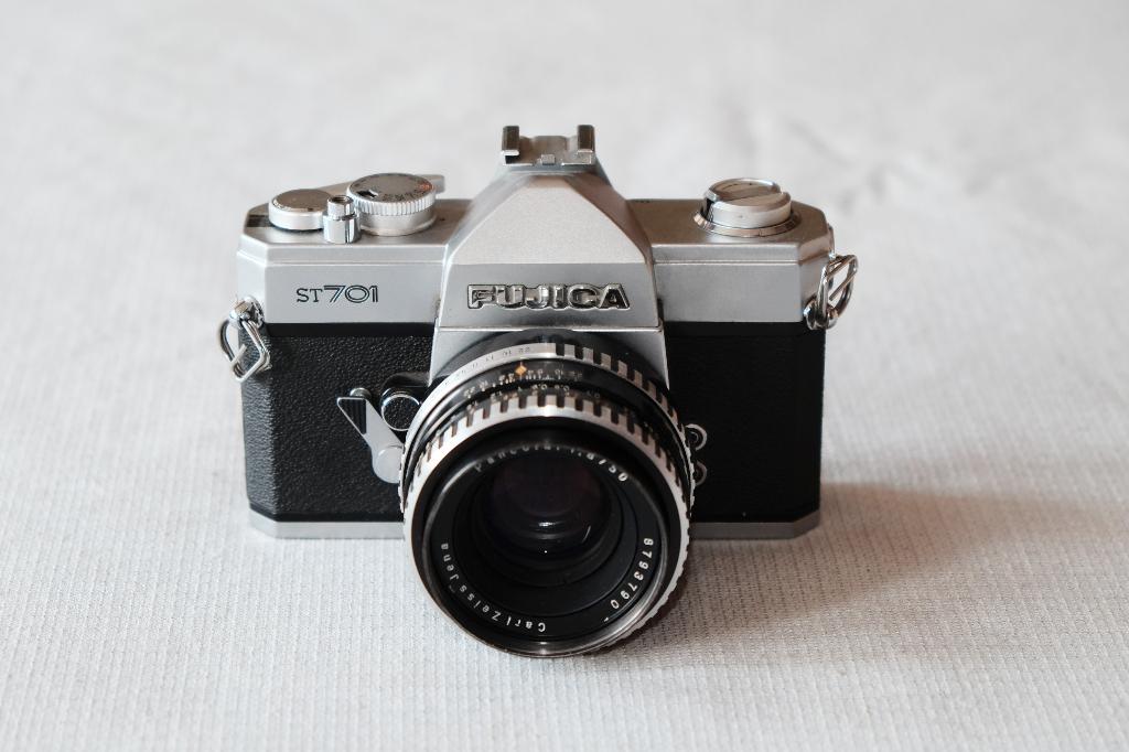 Fujica Fuji ST 701, lens Jena Pancolar 50/1.8, Ophalen, Gebruikt, Compact, Fuji