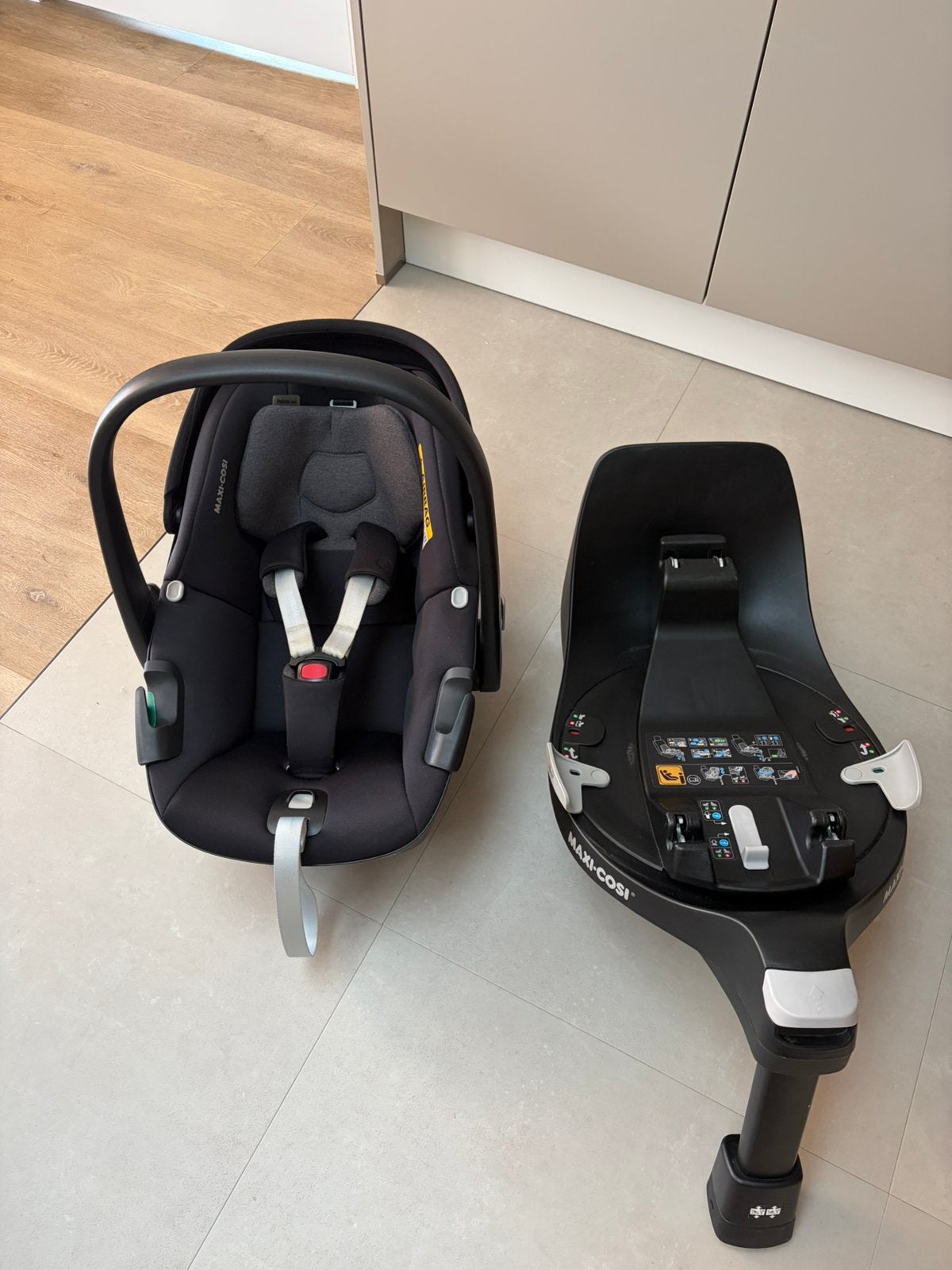Maxi cosi pebble 360 met 360 maxi cosi base, Kinderen en Baby's, Autostoeltjes, Ophalen, Zo goed als nieuw, Isofix, 0 t/m 13 kg