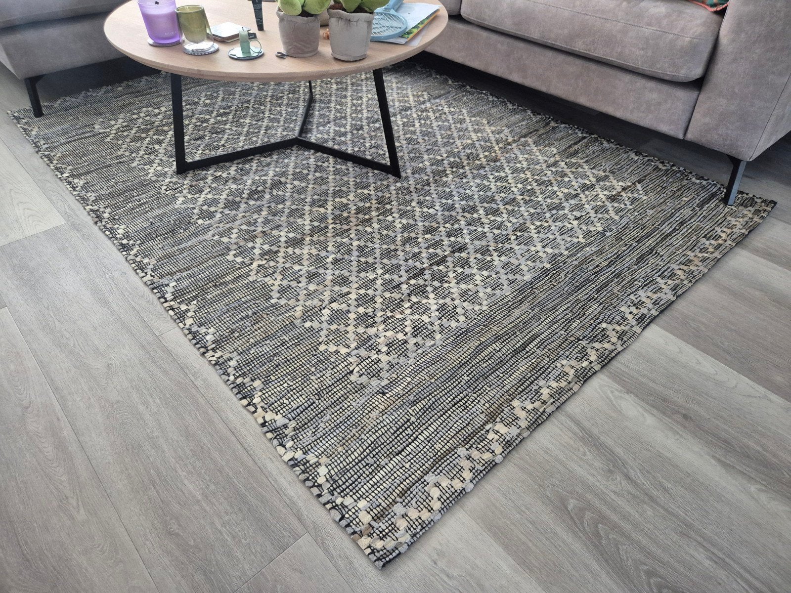 handgemaakt tapijt van gerecycled leer en katoen, grijs, Huis en Inrichting, Ophalen, 150 tot 200 cm, 200 cm of meer, Zo goed als nieuw