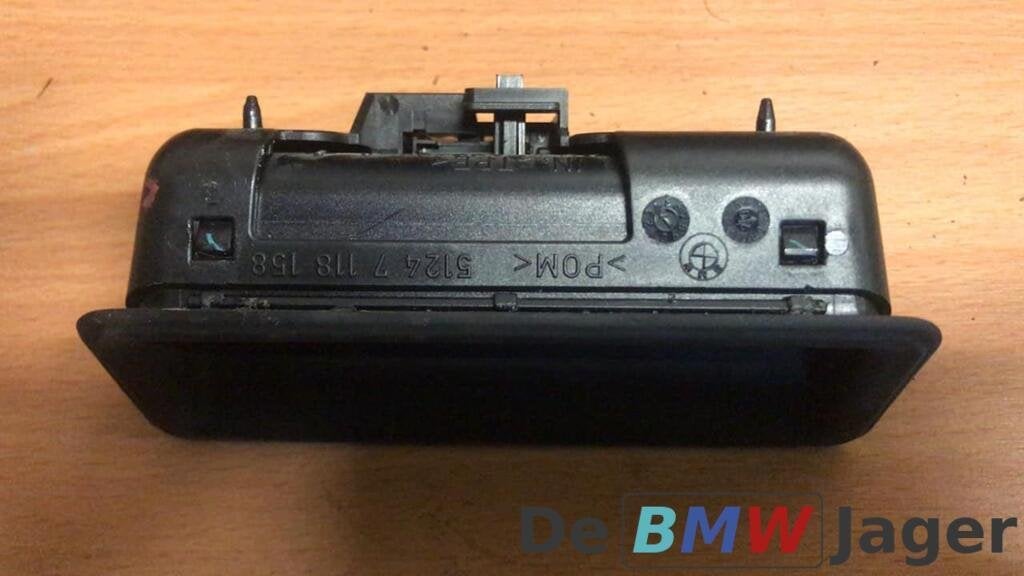 Drukknop achterklep BMW E88 E91 E60 E61 E70 E71 51247118158, Gebruikt, Ophalen of Verzenden, BMW