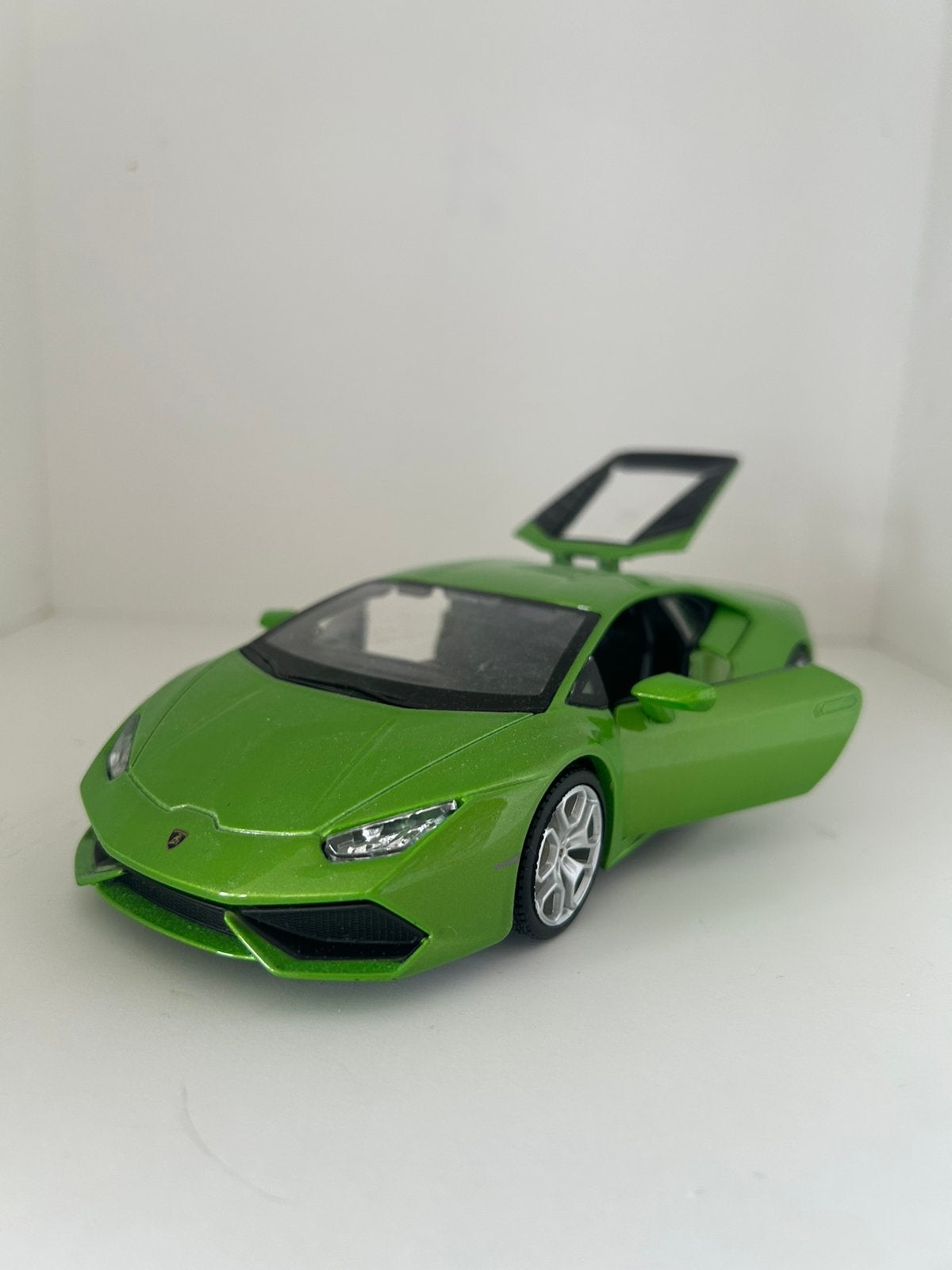 Modelauto Lamborghini huracán, Ophalen, Zo goed als nieuw, Auto, Maisto