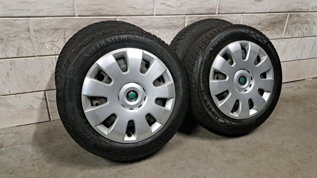 Winterbanden Skoda Rapid Fabia Polo Seat Ibiza 175/65/15, Gebruikt, 15 inch, 175 mm, Banden en Velgen