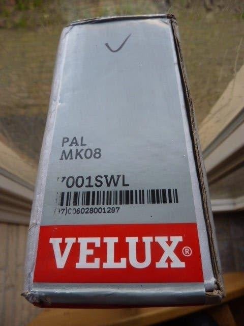 Nieuwe Velux jaloezie / PAL MK08 ( 78 x 140 ) wit omlijst., Ophalen of Verzenden, Nieuw, Wit