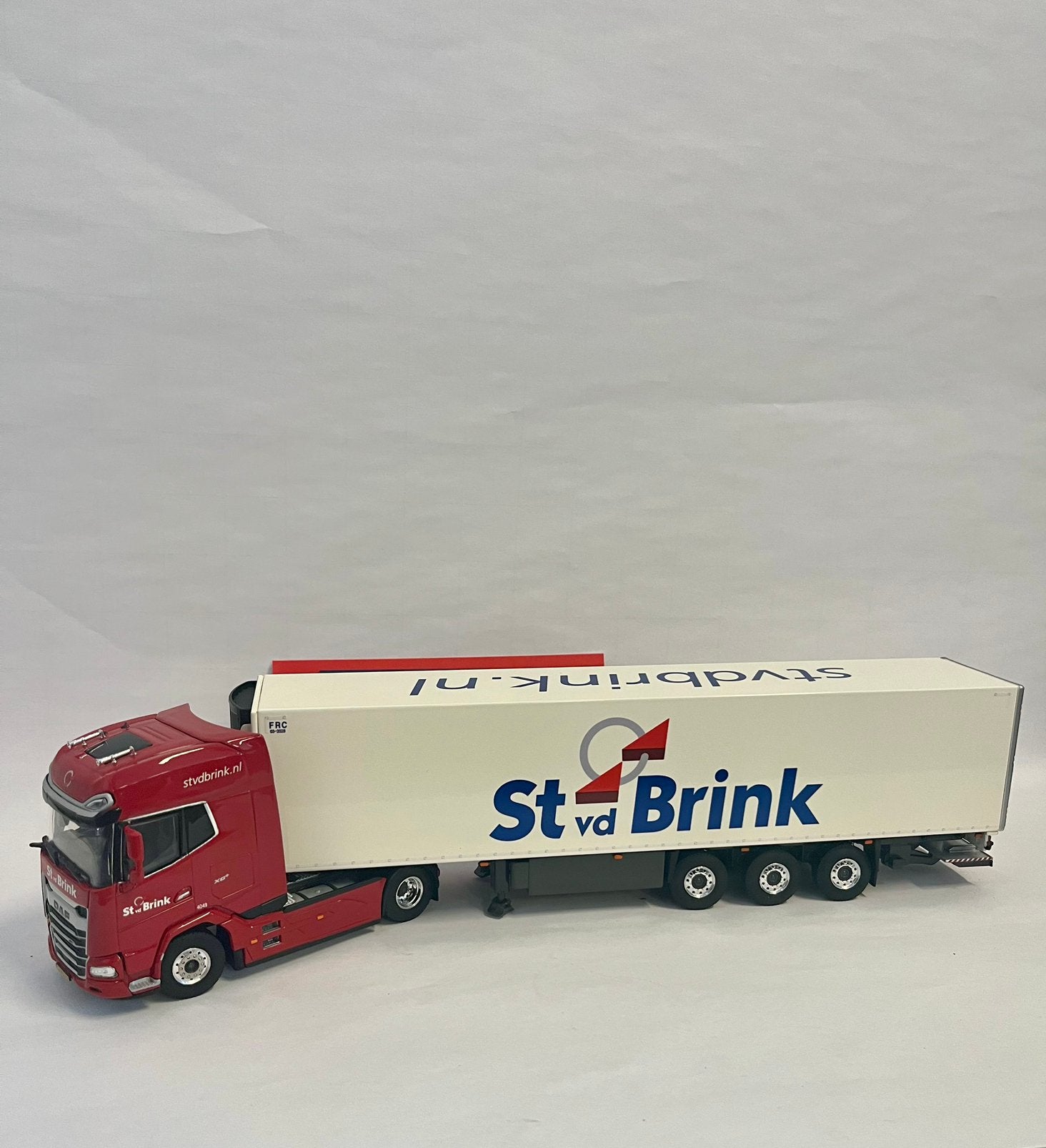 St vd Brink DAF XG+ met koeloplegger 1:50, Hobby en Vrije tijd, Modelauto's | 1:50, St vd Brink, Nieuw, Tolweg 15 Ermelo, Ophalen of Verzenden