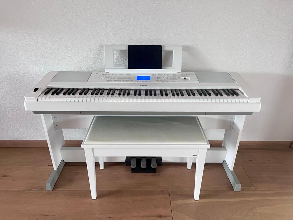 Yamaha Portable Grand DGX-660 Elektrische Piano, Ophalen, Wit, Digitaal, Zo goed als nieuw