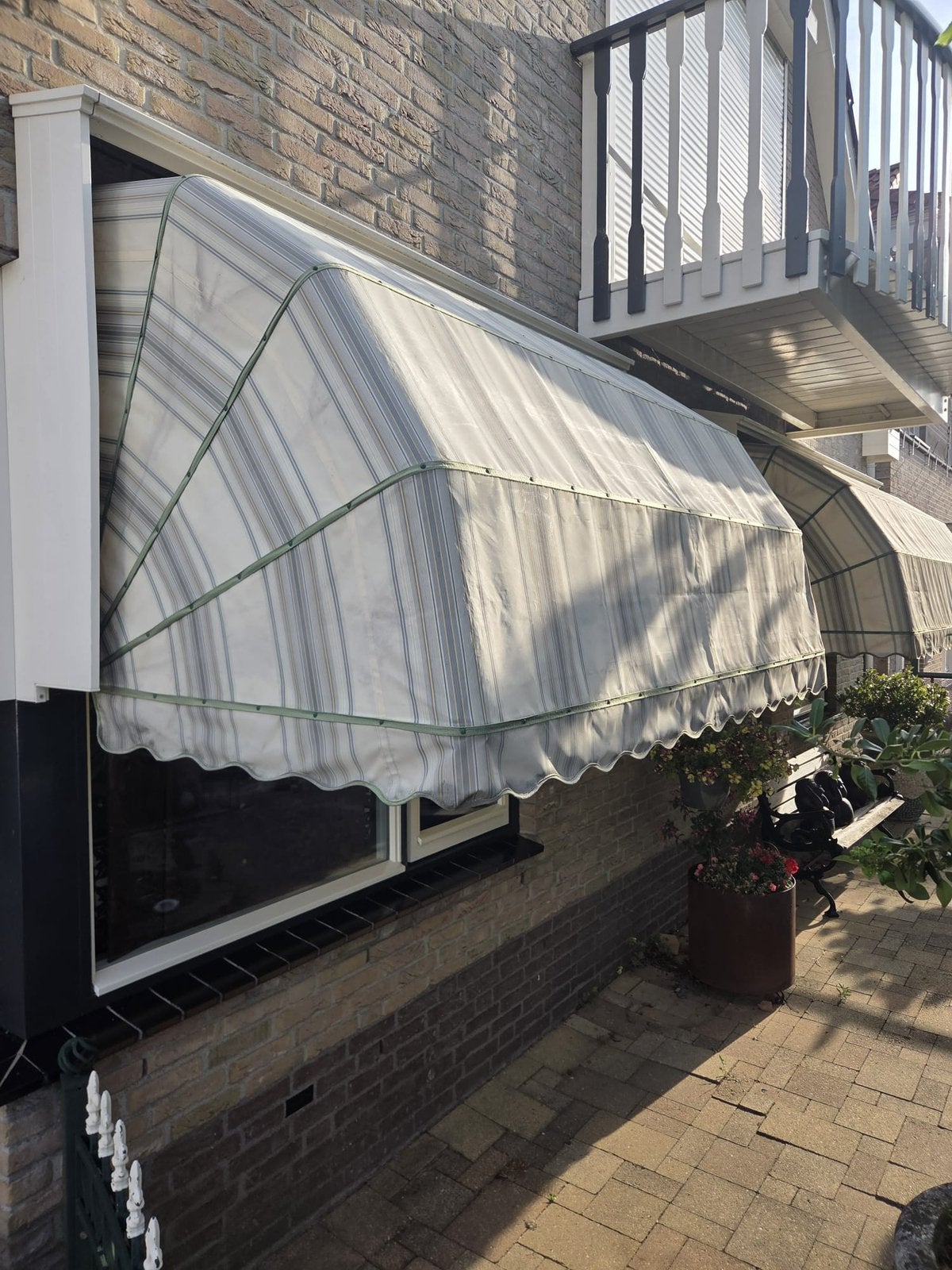 Zonnewering huis, Ophalen, Zo goed als nieuw, Markies
