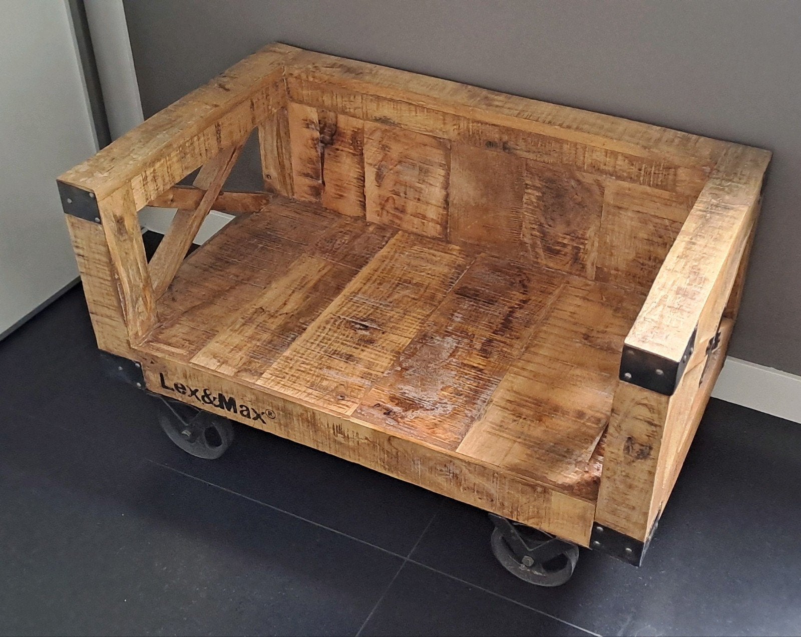 Deze Hondenmand/Meubel is Geweldig!/ Merk:Lex & Max, Ophalen