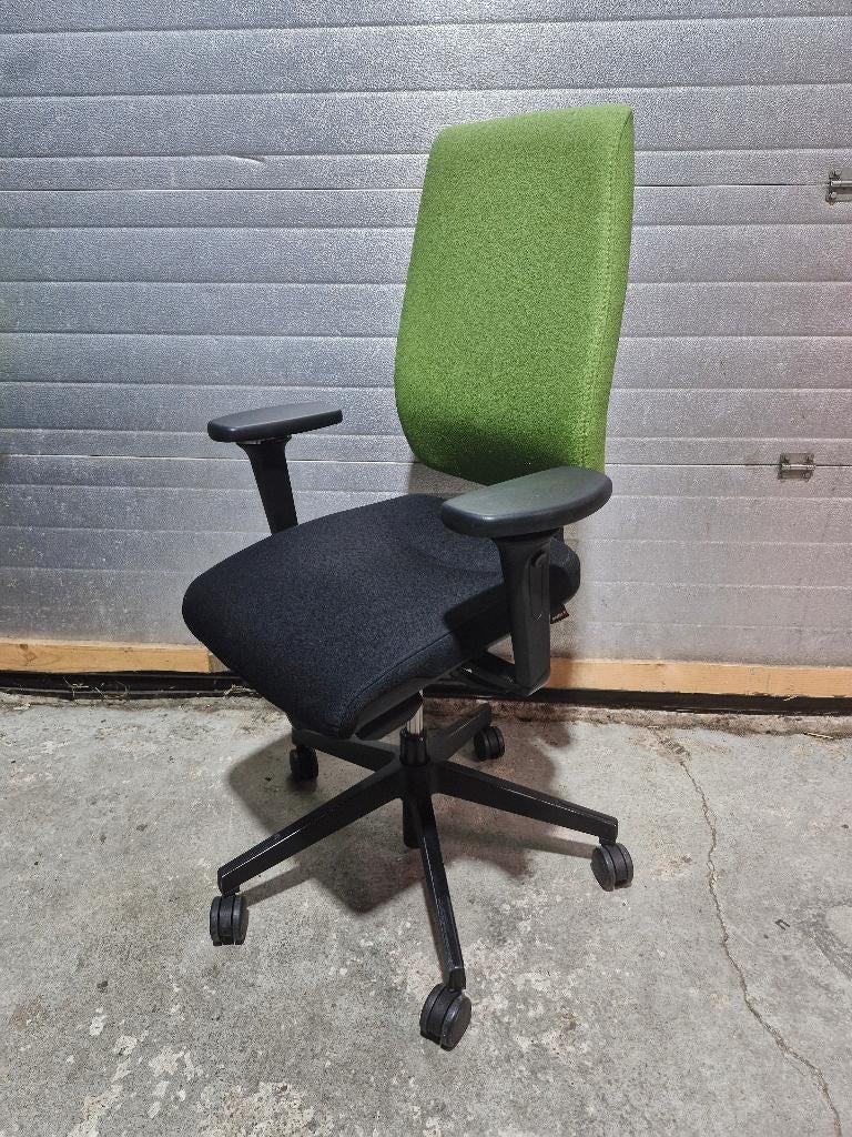 Giroflex 68 bureaustoelen met originele of nieuwe stof, Huis en Inrichting, Bureaustoelen, Zwart, Ophalen of Verzenden, Zo goed als nieuw