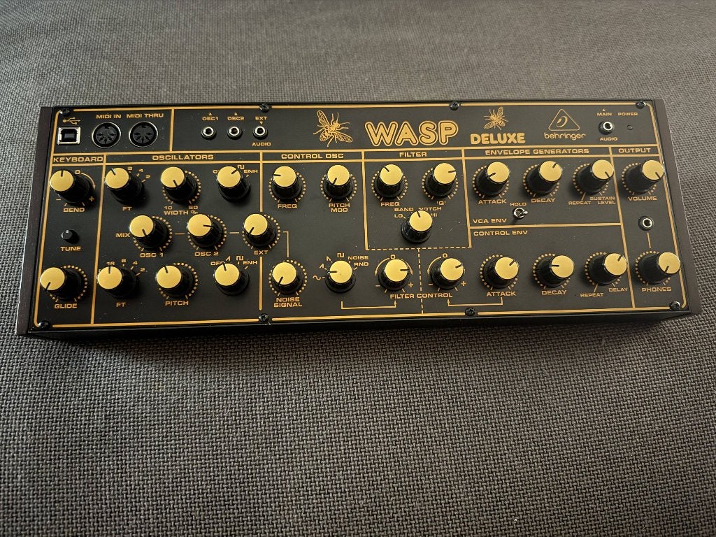 Behringer Wasp Deluxe, Overige merken, Zo goed als nieuw, Met midi-aansluiting, Overige aantallen