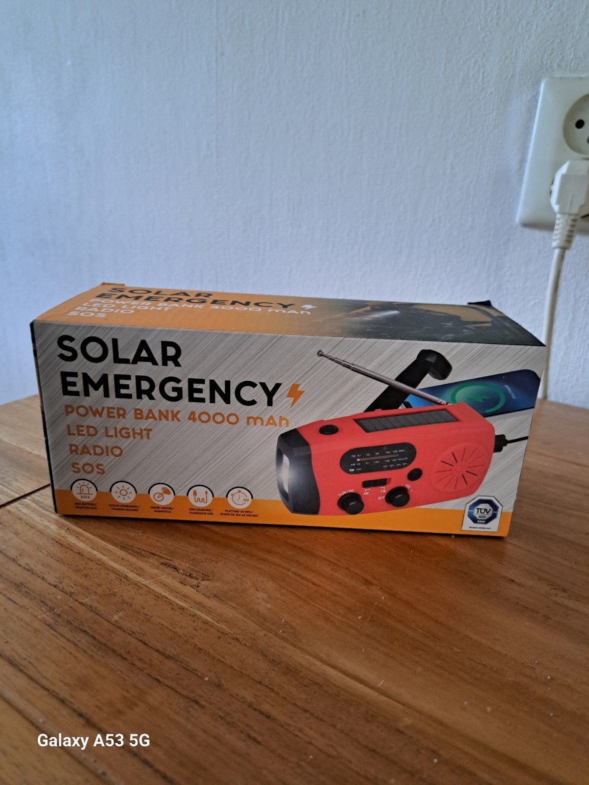 Solar Noodradio met Powerbank, LED Licht en SOS Functie, Ophalen of Verzenden, Nieuw, Radio