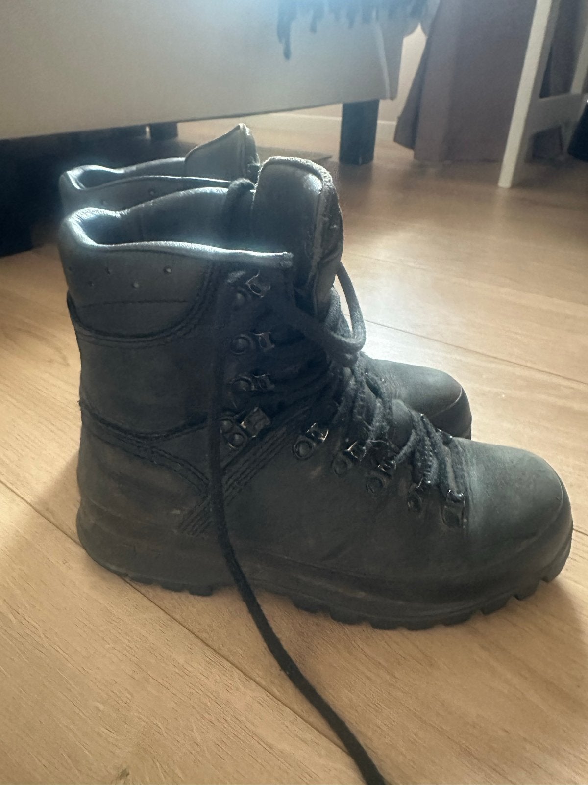 Meindl Schoenen 38/39 - Comfortabele Wandelschoenen, Ophalen of Verzenden, Gedragen, Zwart, Wandelschoenen of Bergschoenen